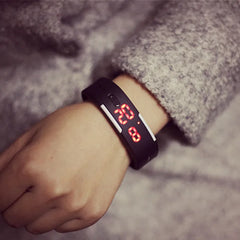 Nouvelles montres LED numériques couleur bonbon Silicone caoutchouc écran tactile montres numériques femmes hommes enfants Bracelet sport montre-Bracelet