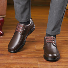 Offre spéciale hommes en cuir véritable chaussures décontractées semelle souple à lacets marque de luxe moyen-âge vieil homme papa mocassins légers chaussures