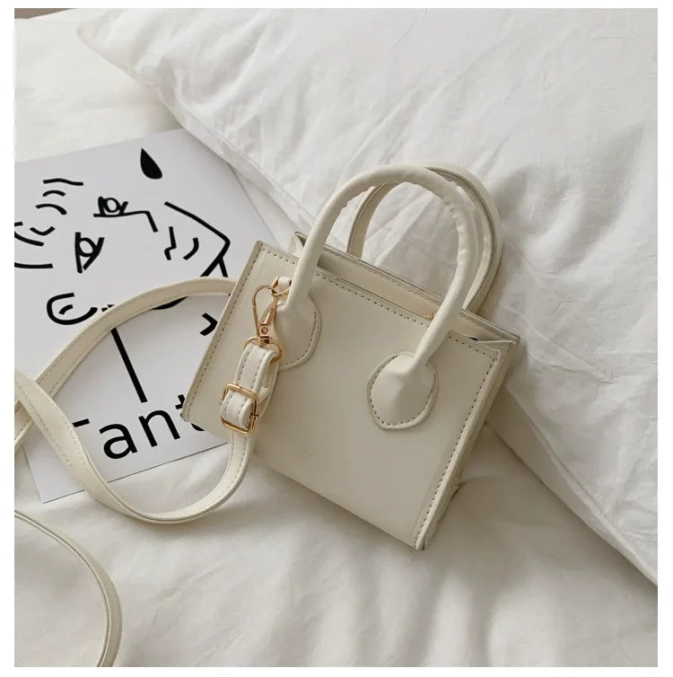 Petit sac carré nouveau populaire rétro Mini sac à main littéraire foules épaule messager femme sac tout-Match poignée supérieure sac à main femmes