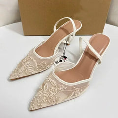 Escarpins de mariage blancs pour femmes, chaussures provoqué à talons hauts, maille brodée de fleurs, sangle arrière, sexy, designer de marque