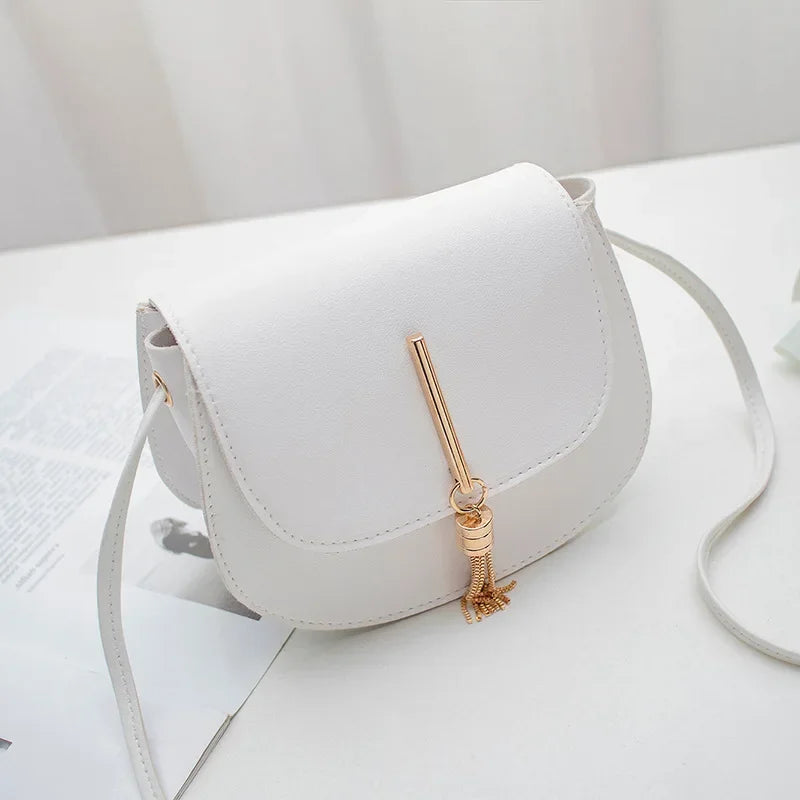 Sac à bandoulière en cuir PU avec pompon pour femme, petit sac messager à rabat, sac fourre-tout pour femme, portefeuille pour téléphone portable, sacs à main à la mode