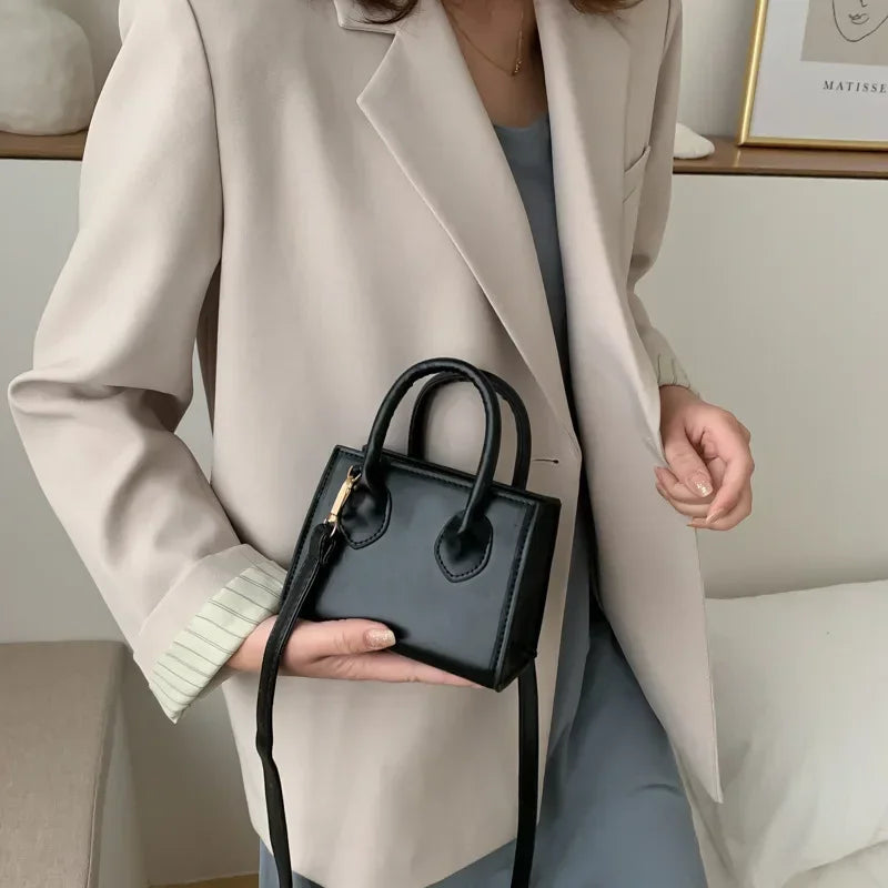 Petit sac carré nouveau populaire rétro Mini sac à main littéraire foules épaule messager femme sac tout-Match poignée supérieure sac à main femmes