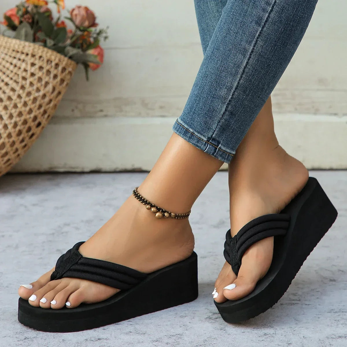 Tongs ultra légères élégantes pour femmes – Sandales douces d'intérieur et d'extérieur – Parfaites pour la plage, la piscine et les vacances – Séchage rapide