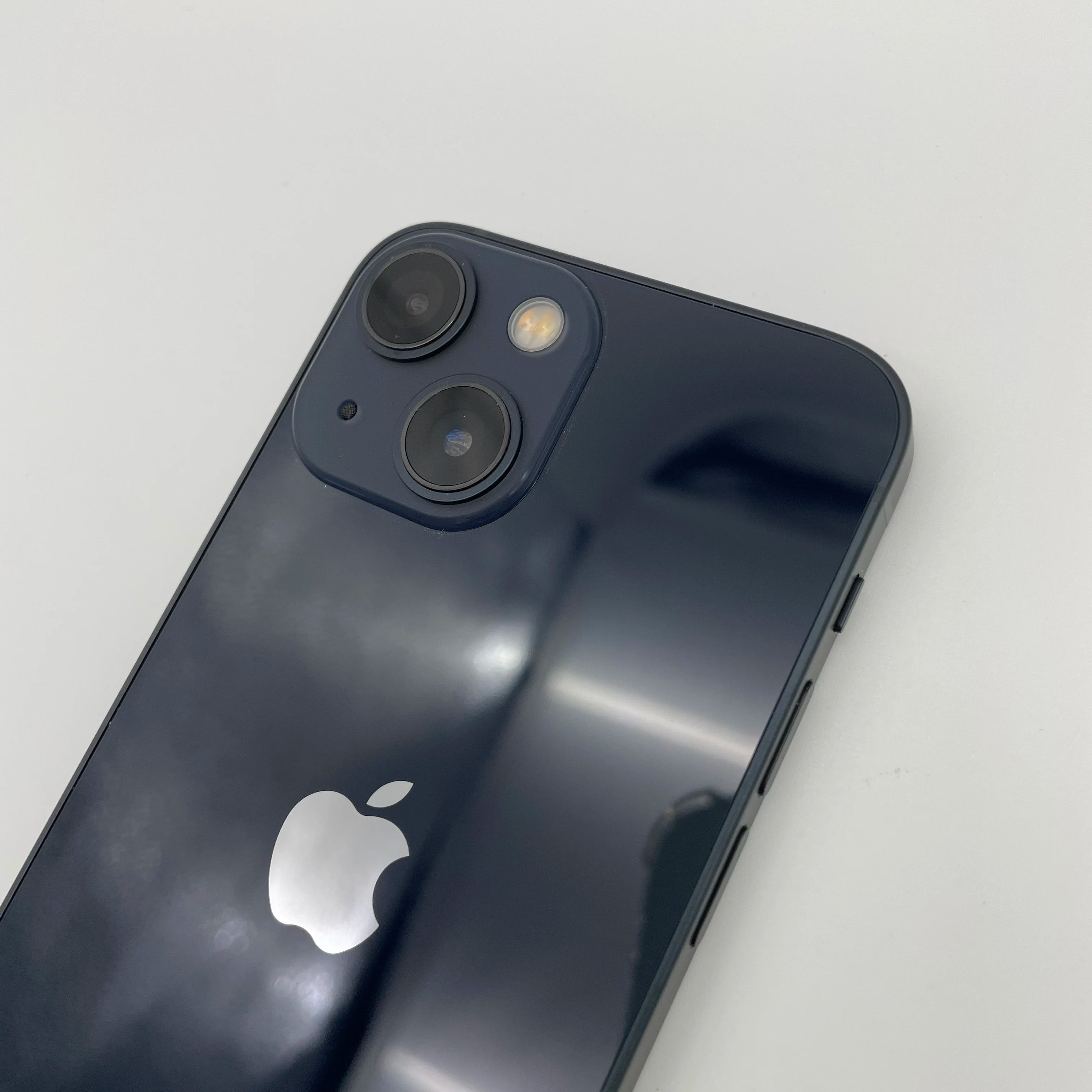 Apple iPhone 13 mini Original utilisé débloqué 5G téléphone portable Face ID 5.4 "128/256GB ROM 12MP caméra hexa-core IOS NFC Smartphones