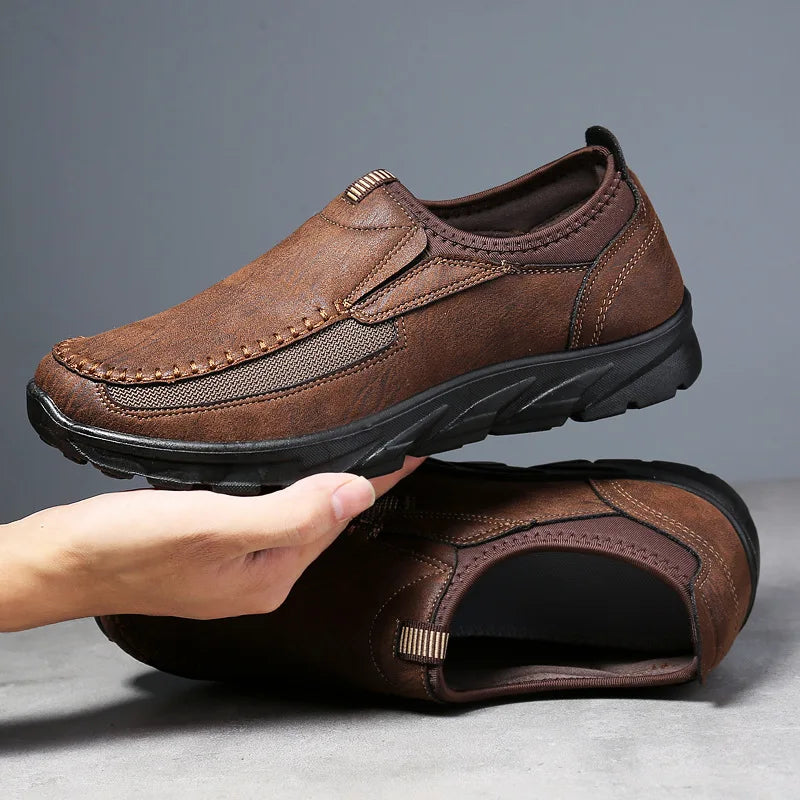 Mocassins plats respirants faits à la main pour hommes, chaussures décontractées rétro, mocassins habnommée, chaussures de conduite confortables à enfiler, 2025