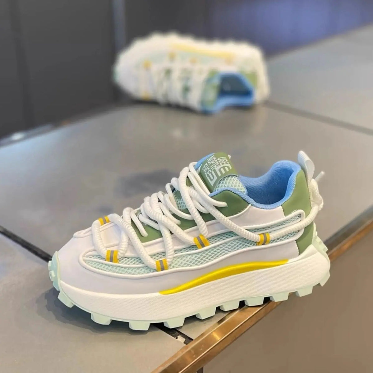 Chaussures de papa en maille respirante, dernières chaussures de sport polyvalentes et décontractées avec semelles épaisses et hauteur élevée pour chaussures de course pour hommes, 2024