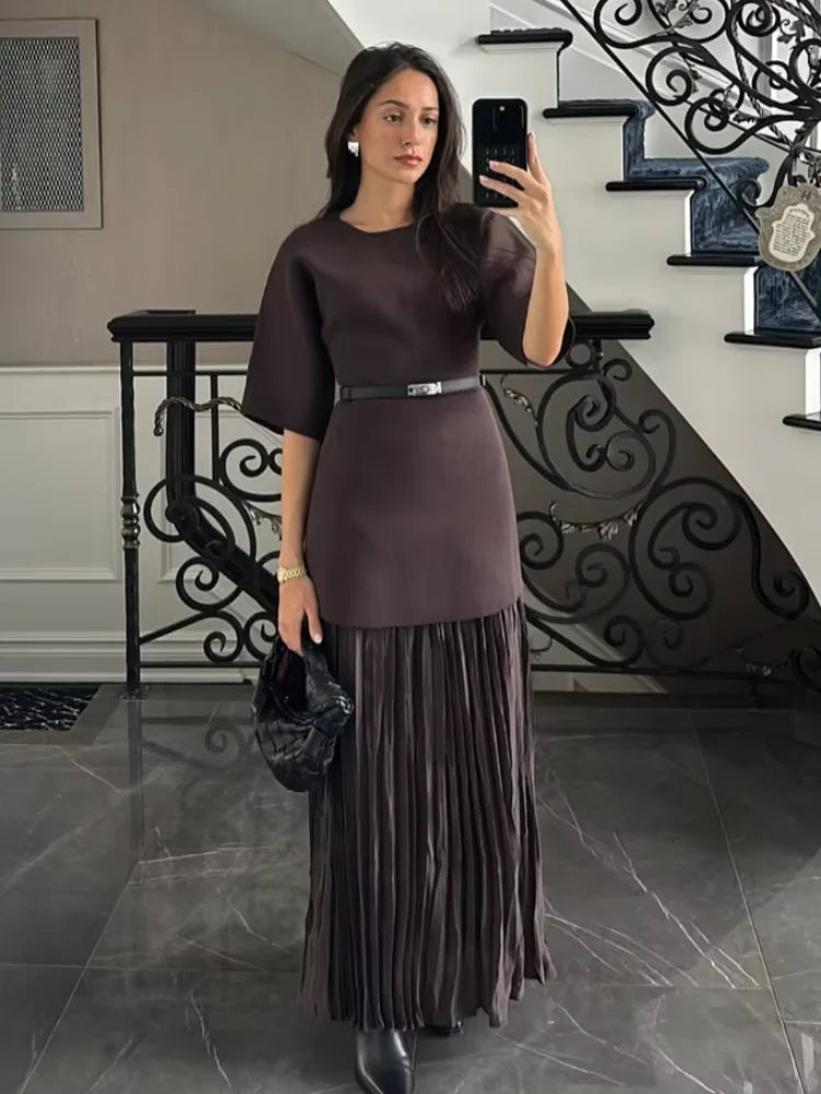 2025 Chic épissage marron demi manches Maxi robe femmes décontracté plissé a-ligne mince robes femme bureau trajet Robes de rue