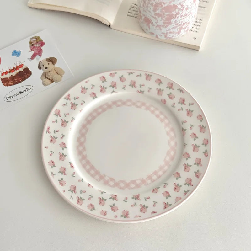 Assiette à dîner en céramique florale rose, petite assiette française florale brodée à bords en dentelle, assiette à salade légère, adaptée à la décoration de la maison, assiette à pain pour petit déjeuner quoti