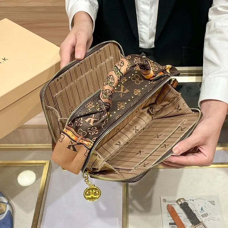 Sac à main de marque pour femmes, nouveau Style léger de luxe, Style occidental, haute qualité, sac à bandoulière polyvalent décontracté de styliste, 2025