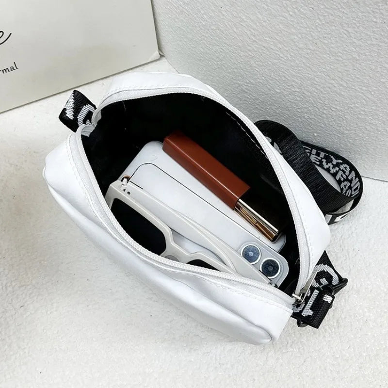 Nouvelle mode femmes sacs à bandoulière sac de maquillage femmes tendance Lingge broderie appareil photo sac à bandoulière conception Nylon petit sac de messager