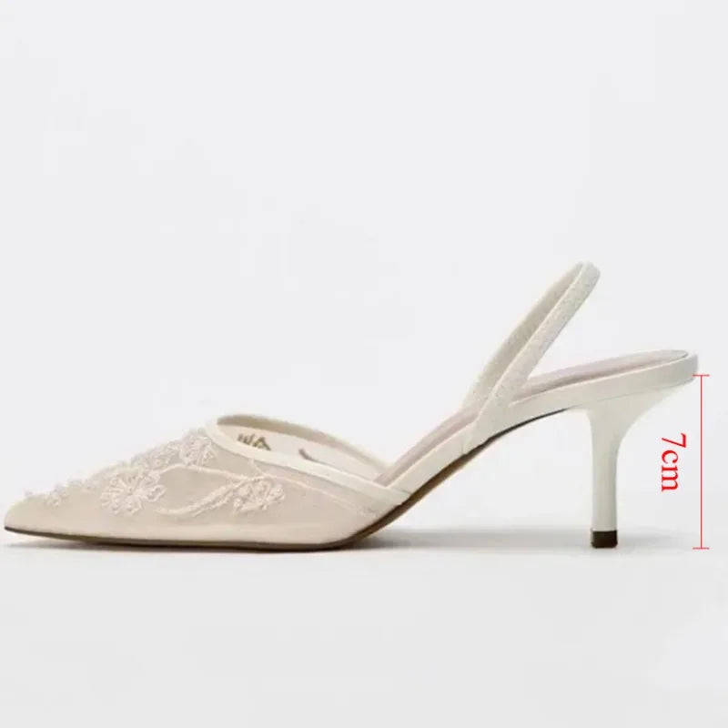 Escarpins de mariage blancs pour femmes, chaussures provoqué à talons hauts, maille brodée de fleurs, sangle arrière, sexy, designer de marque