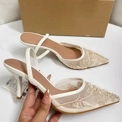 Escarpins de mariage blancs pour femmes, chaussures provoqué à talons hauts, maille brodée de fleurs, sangle arrière, sexy, designer de marque