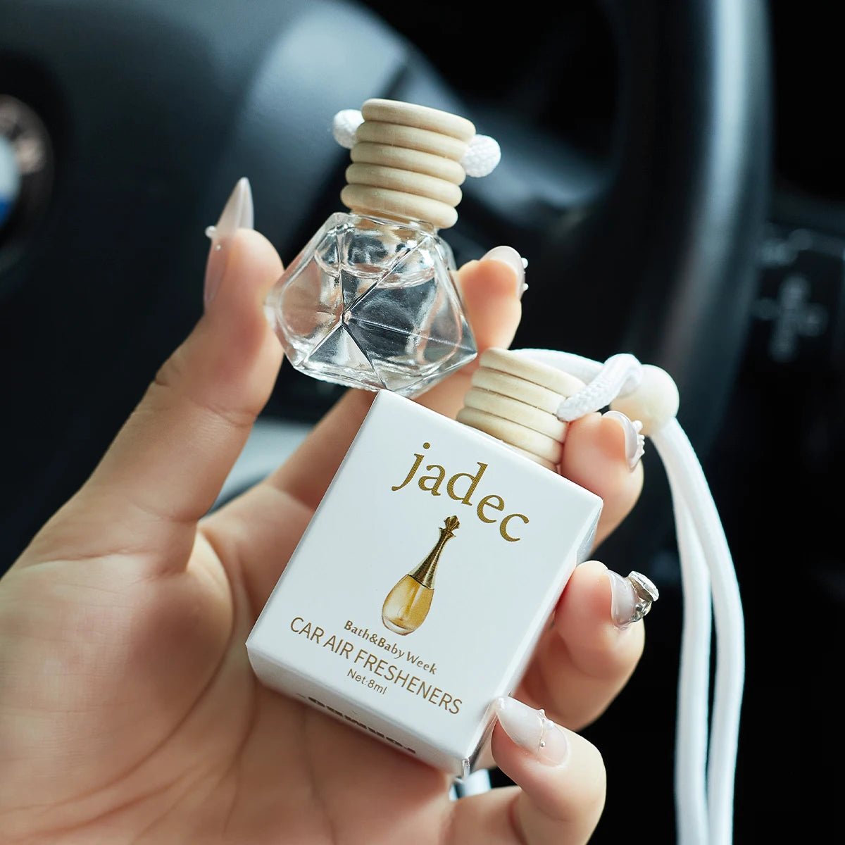 Parfum Parfum de voiture, un parfum de voiture utilisé pour les accessoires d'intérieur de voiture, un désodorisant de voiture à long terme, garde charmante et fraîche