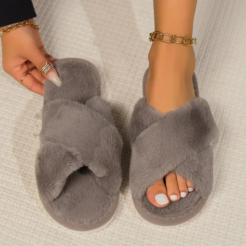 Pantoufles moelleuses à bretelles croisées pour femmes, pantoufles de maison chaudes en fourrure, confortables, semelle souple, chaussures d'intérieur antidérapantes, à la mode, hiver 2024