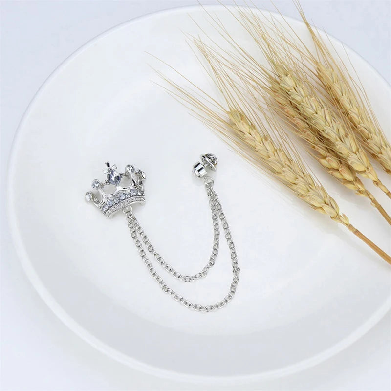 Broche Couronne Coréen Style Britannique Chaîne Couronne Broche Costume Pompon Chaîne Revers Épinglette Insigne Rétro Hommes Accessoires Banquet De Mariage