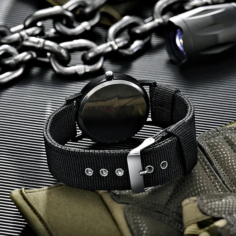 Mode Hommes Montres Lumineux Bande Nylon Montre Militaire Hommes Armée Poignet Quartz Sports Choc Montres-bracelets Couple Étanche Reloj