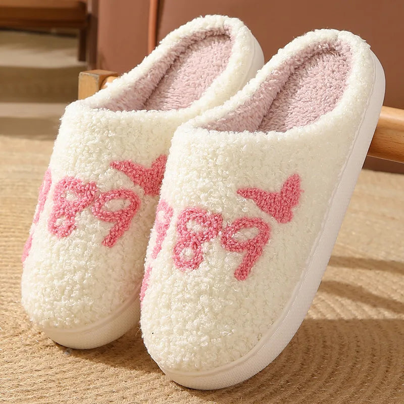 Nouveau hiver belles femmes pantoufles filles mode fleurs maison diapositives Couples mou mouettes sandales plates hommes tongs de noël