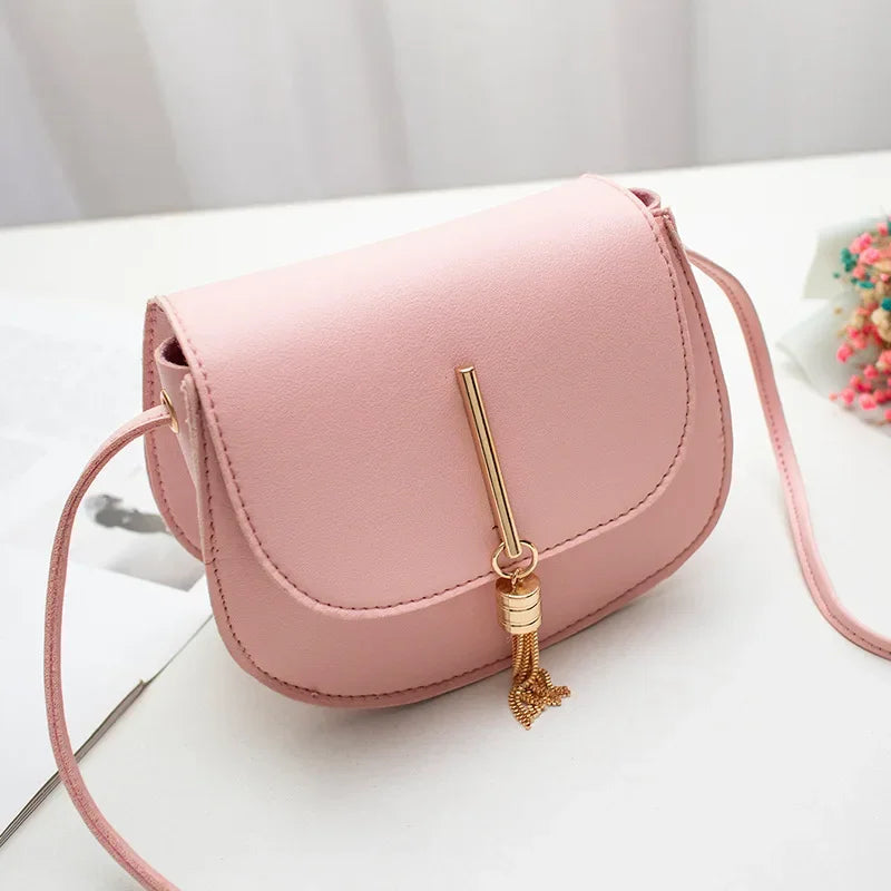 Sac à bandoulière en cuir PU avec pompon pour femme, petit sac messager à rabat, sac fourre-tout pour femme, portefeuille pour téléphone portable, sacs à main à la mode