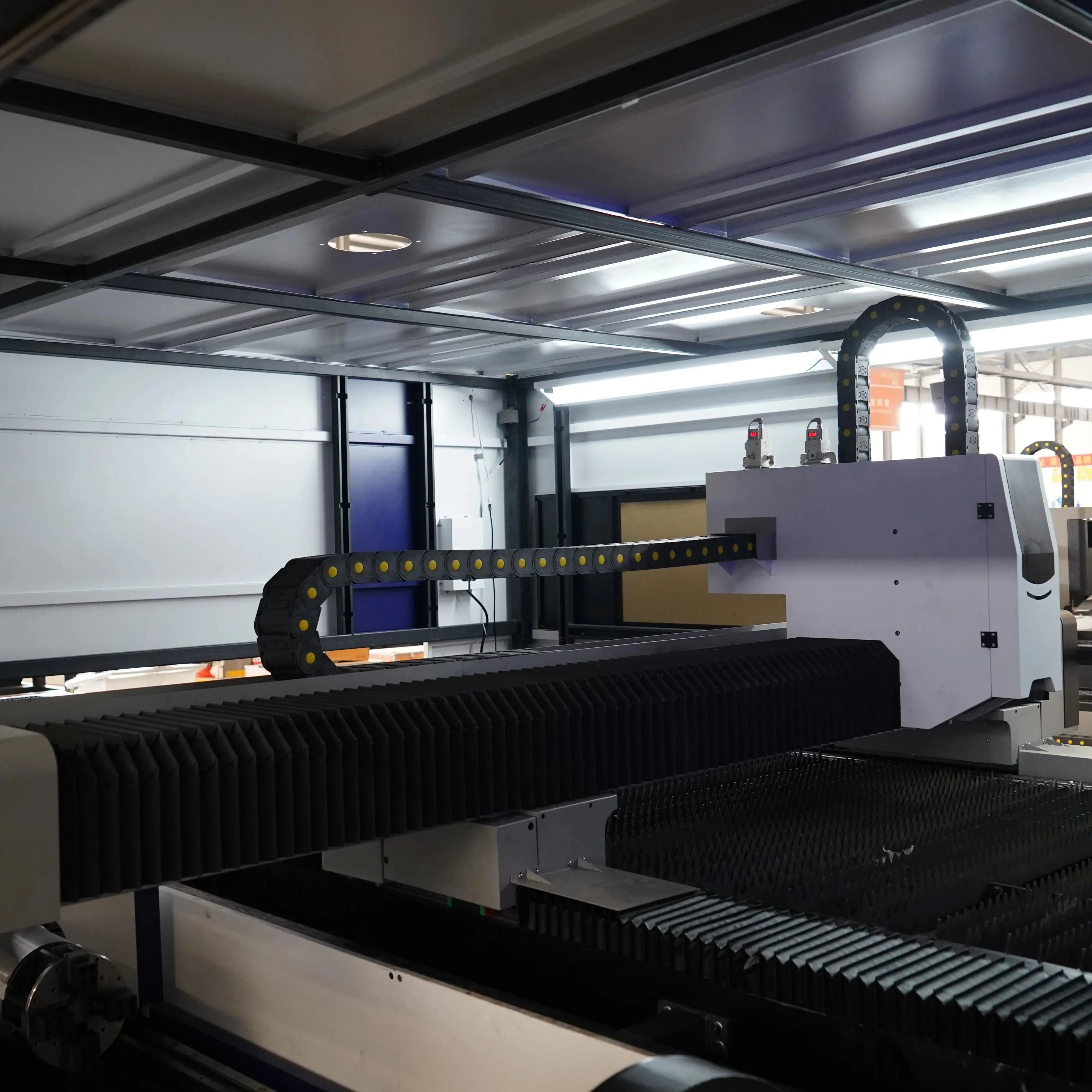 Machine de découpe laser pour tôles et tubes, série KT, fabricant chinois pour une découpe précise de l'acier au carbone et de l'aluminium