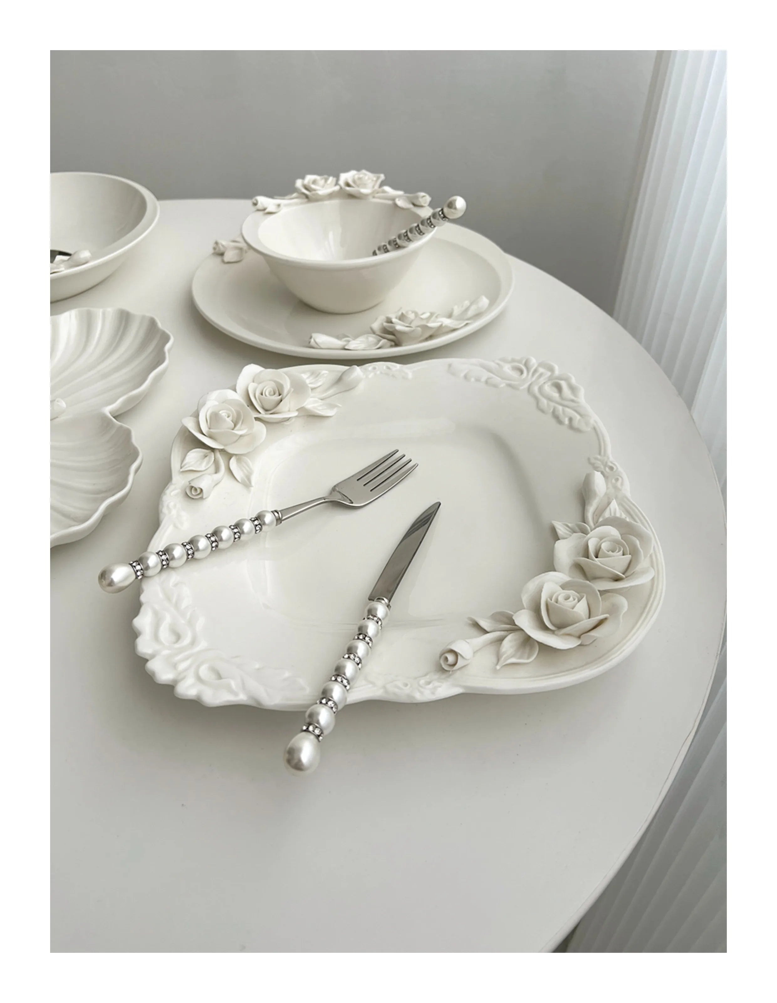 Bol à fleurs, assiette, tasse et vaisselle à main en Relief européen, ensemble pour le thé de l'après-midi à la maison, assiette d'exposition en céramique exquise