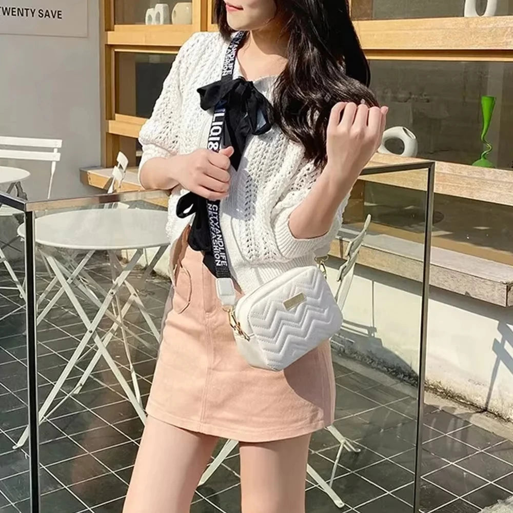 Sac messager avec broderie Lingge pour femme, sac à bandoulière pour femme, sac à bandoulière à la mode pour femme, initié à l'appareil photo, tendance, 1PC