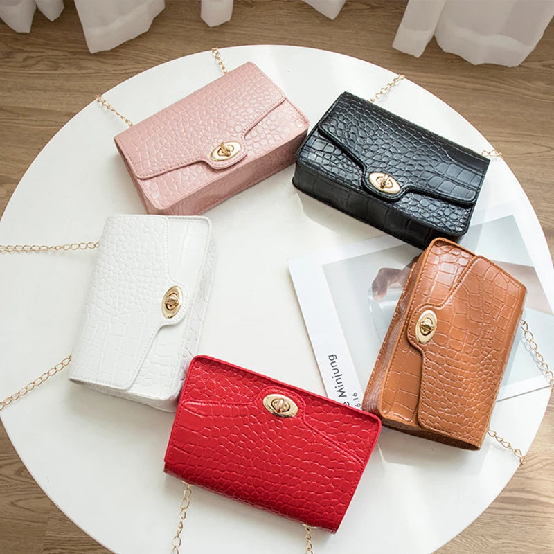 Petit sac messager en cuir noir pour femmes, sac à bandoulière tendance pour dames, sacs à main de luxe simples