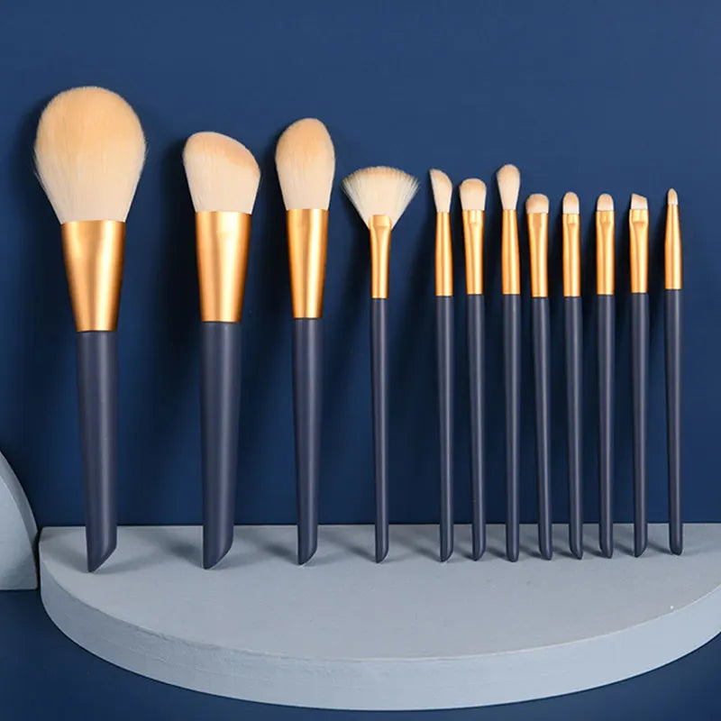 Makeup Brushes Set With 4 Sponge Puff Make-up for women Korean Cosmetics Foundation Blush Brush Complete Kit