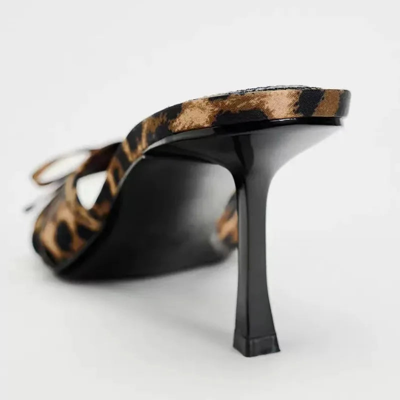 Pantoufles à talons hauts imprimé léopard avec nœud papillon pour femmes, chaussures européennes et américaines de haute qualité, pantoufles pour femmes, nouveau, 2024
