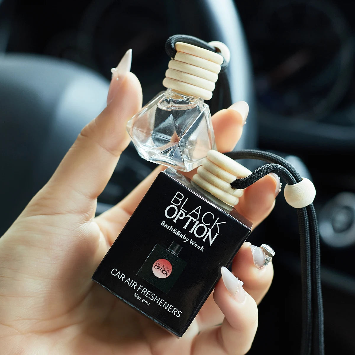 Parfum Parfum de voiture, un parfum de voiture utilisé pour les accessoires d'intérieur de voiture, un désodorisant de voiture à long terme, garde charmante et fraîche