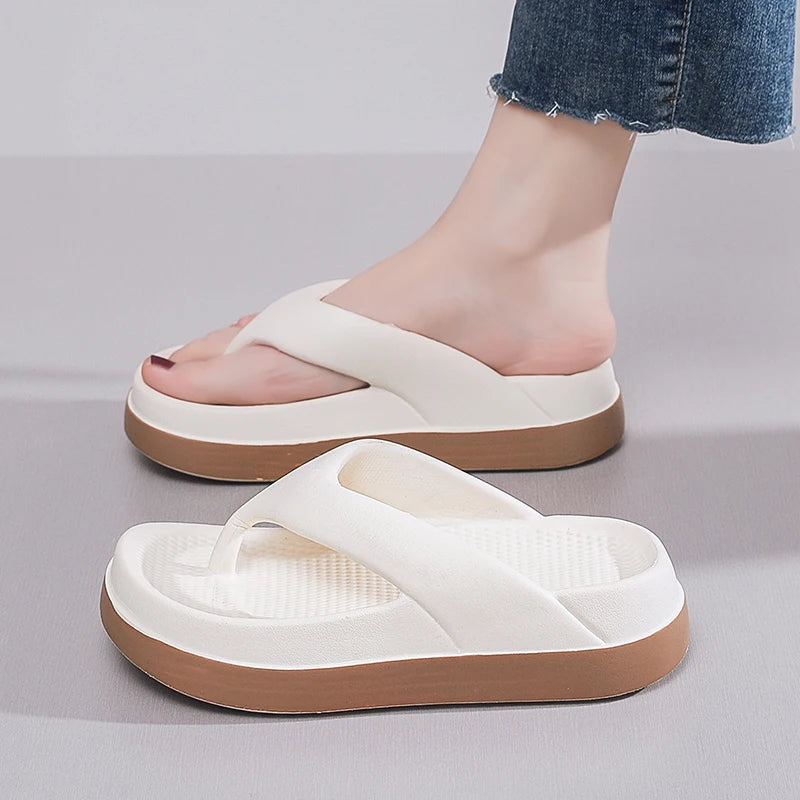 Tongs pour femmes, chaussures au Design populaire, tendance 2024, sandales à plateforme décontractées, pantoufles d'extérieur antidérapantes, caractéristiques uniques, sandales plates