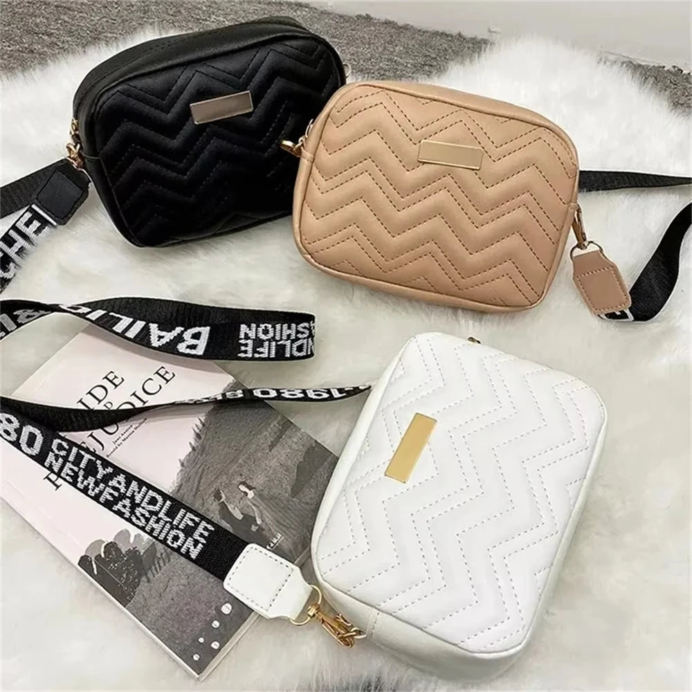 Sac messager avec broderie Lingge pour femme, sac à bandoulière pour femme, sac à bandoulière à la mode pour femme, initié à l'appareil photo, tendance, 1PC