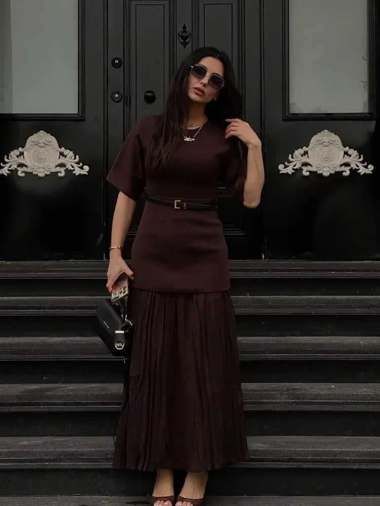 2025 Chic épissage marron demi manches Maxi robe femmes décontracté plissé a-ligne mince robes femme bureau trajet Robes de rue